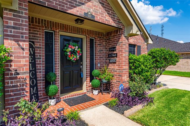 507 Clear Creek Meadows Drive, League City, TX 77573
