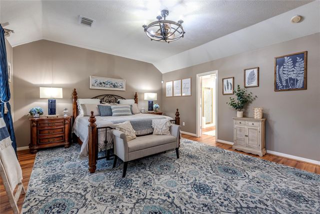 507 Clear Creek Meadows Drive, League City, TX 77573