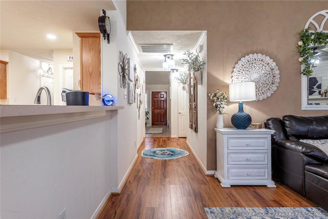 507 Clear Creek Meadows Drive, League City, TX 77573