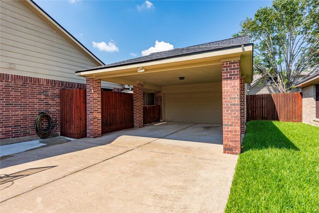 507 Clear Creek Meadows Drive, League City, TX 77573