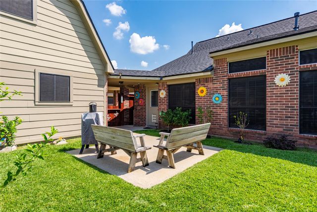 507 Clear Creek Meadows Drive, League City, TX 77573