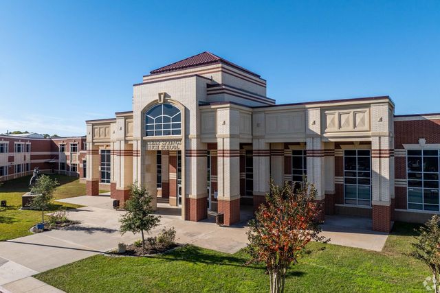 507 Clear Creek Meadows Drive, League City, TX 77573