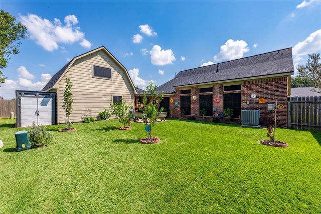 507 Clear Creek Meadows Drive, League City, TX 77573