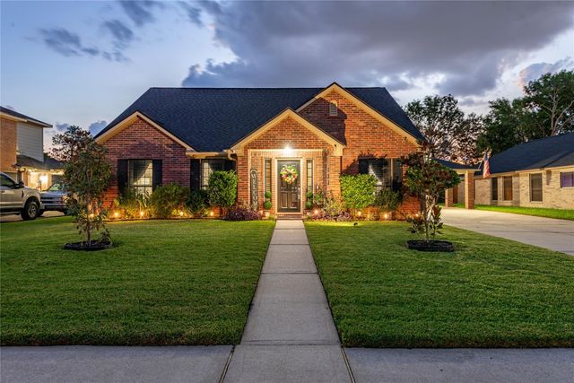 507 Clear Creek Meadows Drive, League City, TX 77573