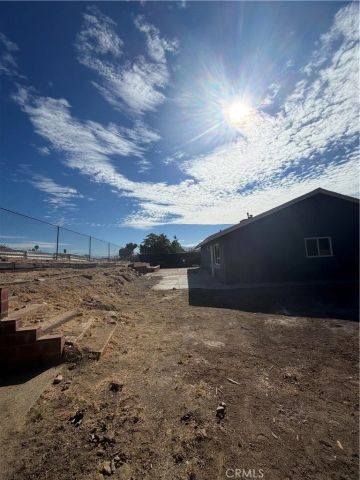 560 W 10th Street, Perris, CA 92570
