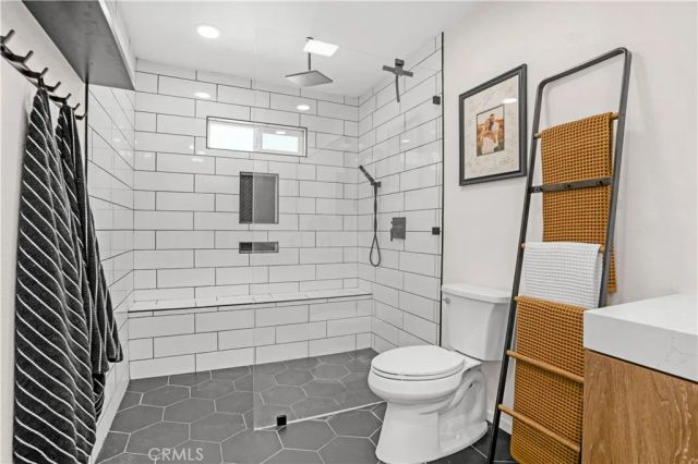 30150 Cove View Street, Canyon Lake, CA 92587