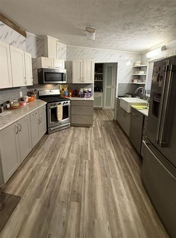 11178 E Shore Drive, Delton, MI 49046