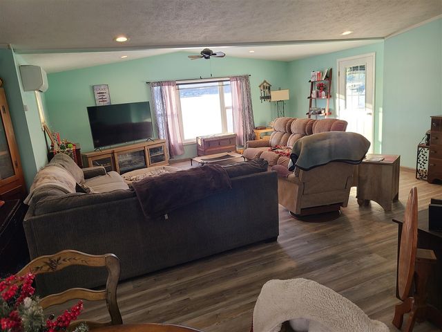 11178 E Shore Drive, Delton, MI 49046