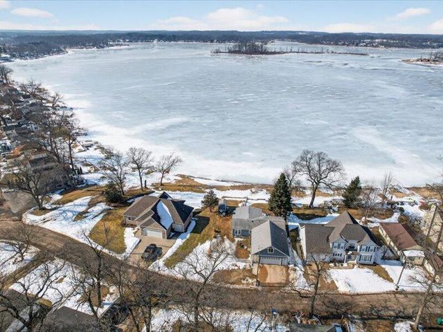 11178 E Shore Drive, Delton, MI 49046