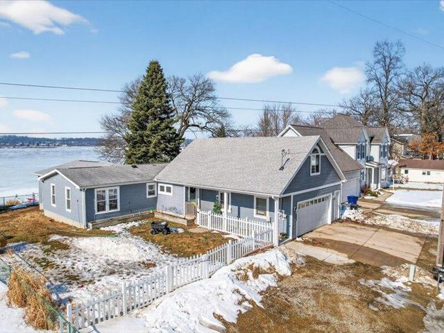 11178 E Shore Drive, Delton, MI 49046