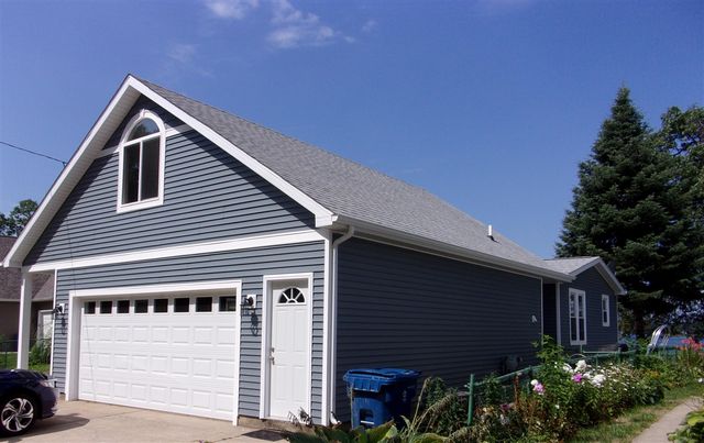 11178 E Shore Drive, Delton, MI 49046