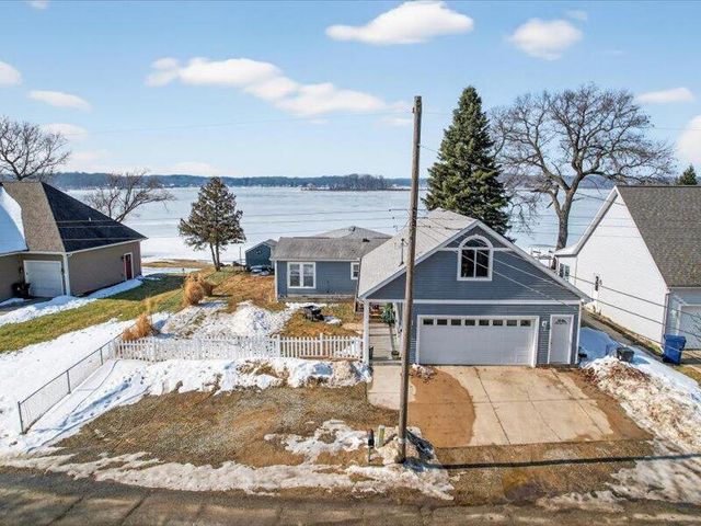 11178 E Shore Drive, Delton, MI 49046