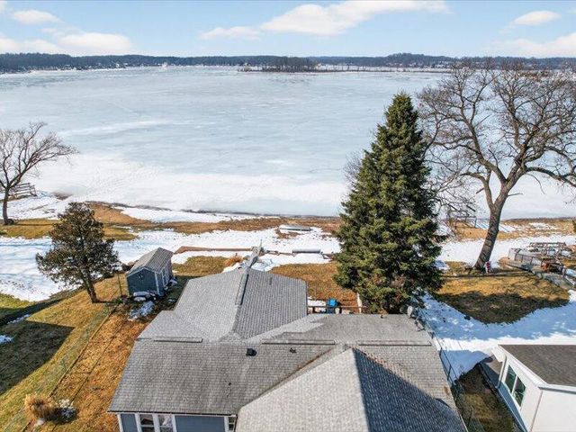 11178 E Shore Drive, Delton, MI 49046