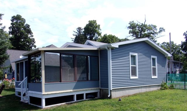 11178 E Shore Drive, Delton, MI 49046