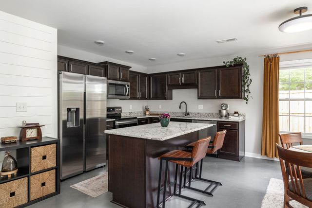 711 RIDGECREST DRIVE, Clarksville, TN 37040