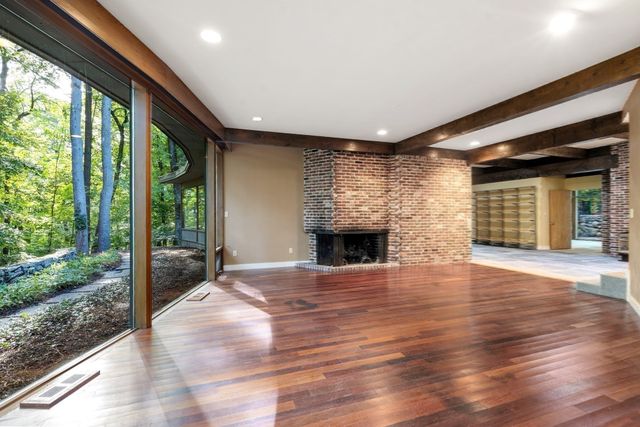 688 Annursnac Hill, Concord, MA 01742