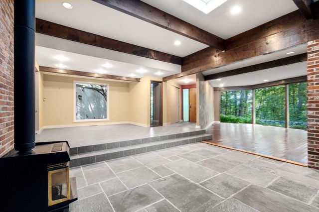 688 Annursnac Hill, Concord, MA 01742