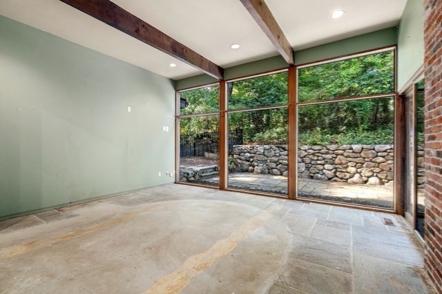 688 Annursnac Hill, Concord, MA 01742