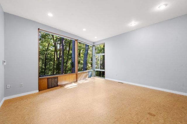 688 Annursnac Hill, Concord, MA 01742