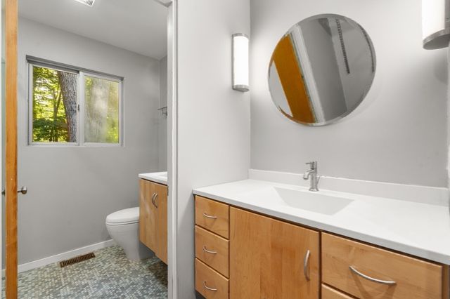 688 Annursnac Hill, Concord, MA 01742
