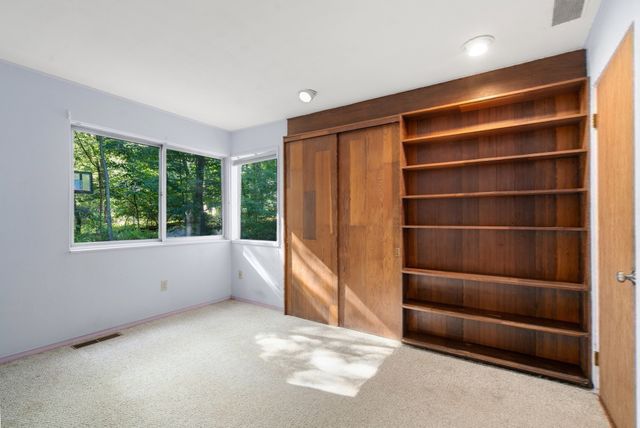 688 Annursnac Hill, Concord, MA 01742