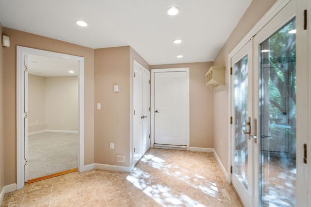 688 Annursnac Hill, Concord, MA 01742