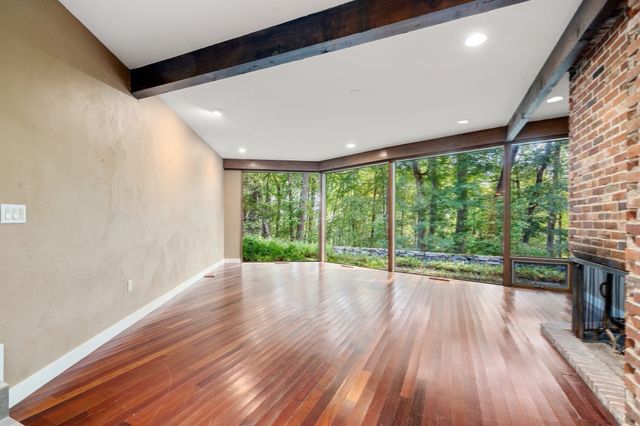 688 Annursnac Hill, Concord, MA 01742