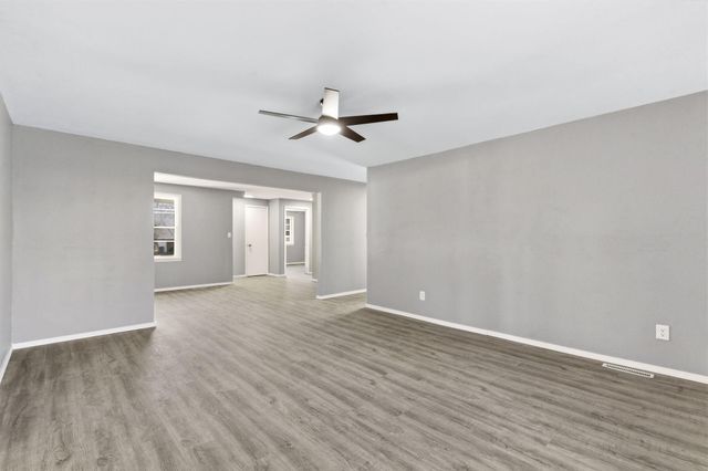 3301 South Avenue, Springfield, MO 65807