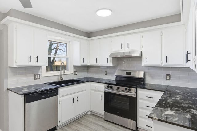 3301 South Avenue, Springfield, MO 65807