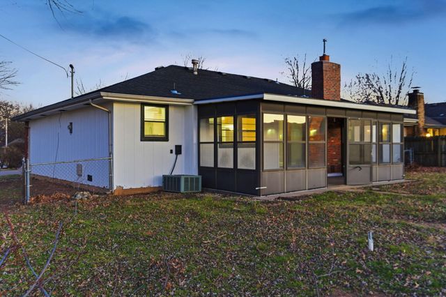 3301 South Avenue, Springfield, MO 65807