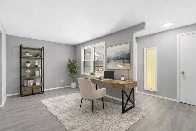 3301 South Avenue, Springfield, MO 65807