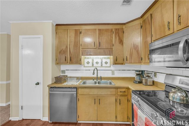198 Bedford Drive, Hull, GA 30646