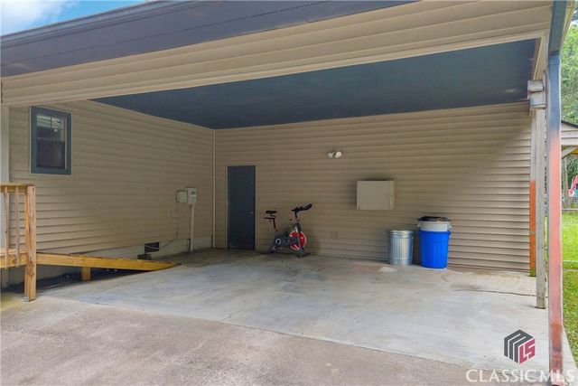 198 Bedford Drive, Hull, GA 30646