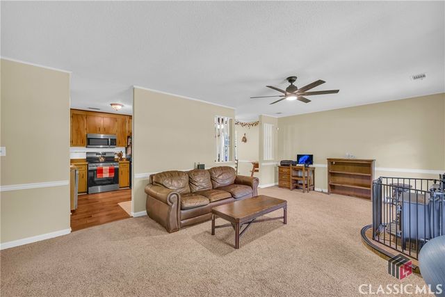 198 Bedford Drive, Hull, GA 30646