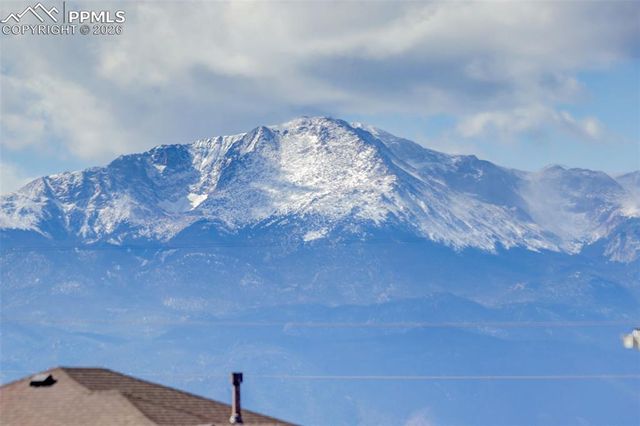 9222 Pacific Crest Drive, Colorado Springs, CO 80927