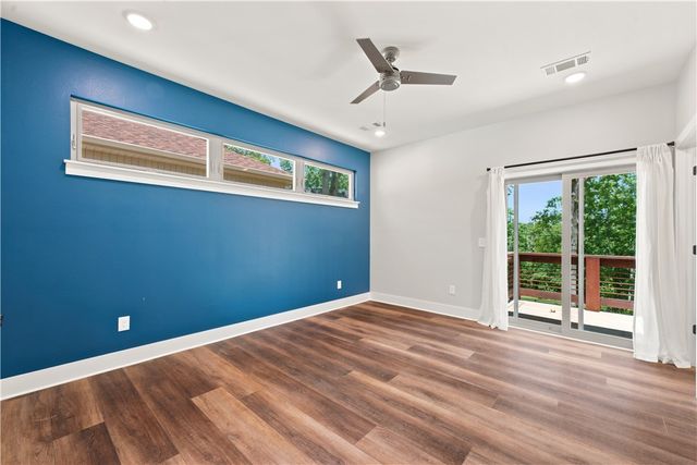 23 Topcliffe Lane, Bella Vista, AR 72715