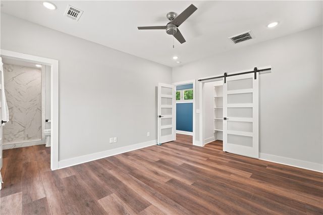 23 Topcliffe Lane, Bella Vista, AR 72715