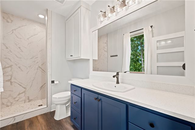 23 Topcliffe Lane, Bella Vista, AR 72715
