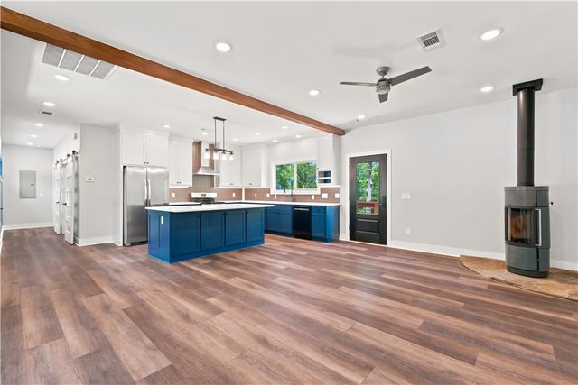 23 Topcliffe Lane, Bella Vista, AR 72715