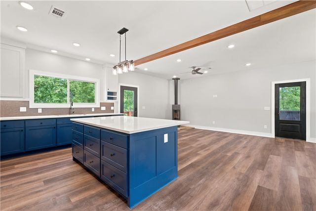 23 Topcliffe Lane, Bella Vista, AR 72715