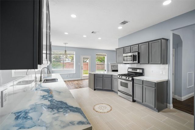 2623 Pine Shadows Drive, Sugar Land, TX 77479