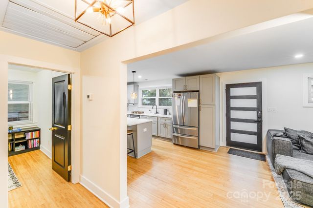 4910 Valley Stream Road, Charlotte, NC 28209