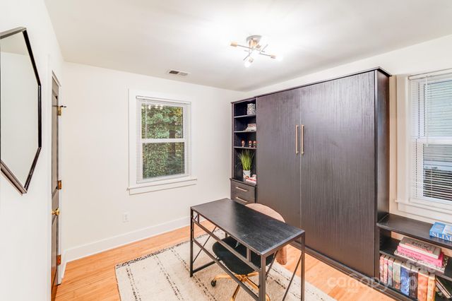 4910 Valley Stream Road, Charlotte, NC 28209