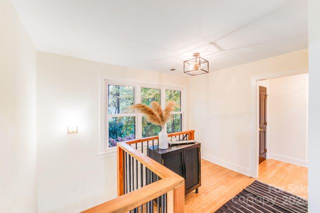 4910 Valley Stream Road, Charlotte, NC 28209