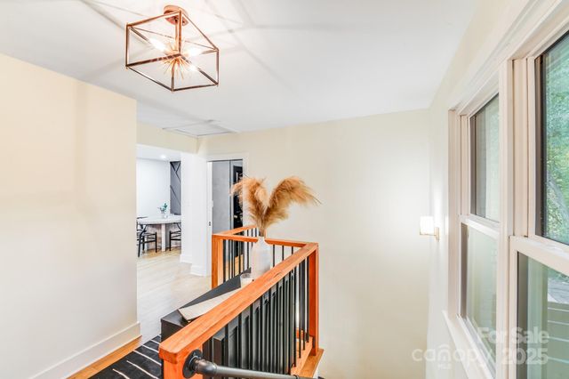 4910 Valley Stream Road, Charlotte, NC 28209