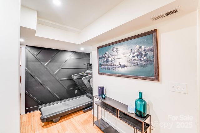 4910 Valley Stream Road, Charlotte, NC 28209