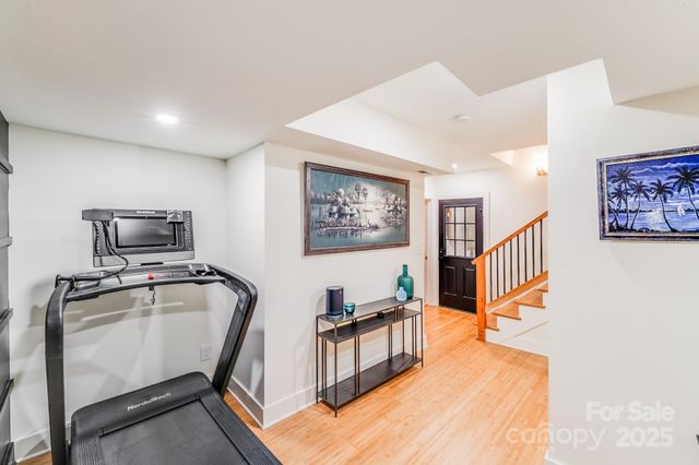 4910 Valley Stream Road, Charlotte, NC 28209