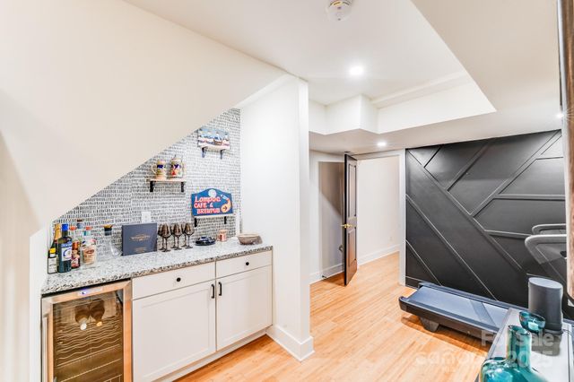 4910 Valley Stream Road, Charlotte, NC 28209