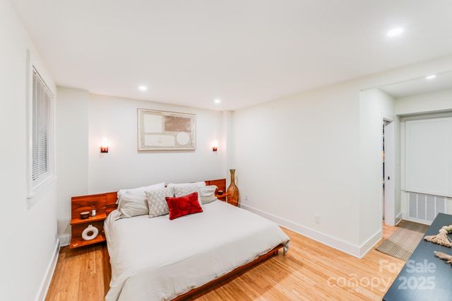 4910 Valley Stream Road, Charlotte, NC 28209