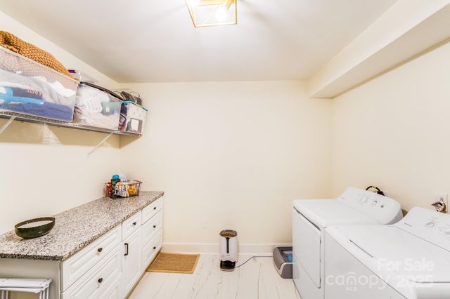 4910 Valley Stream Road, Charlotte, NC 28209